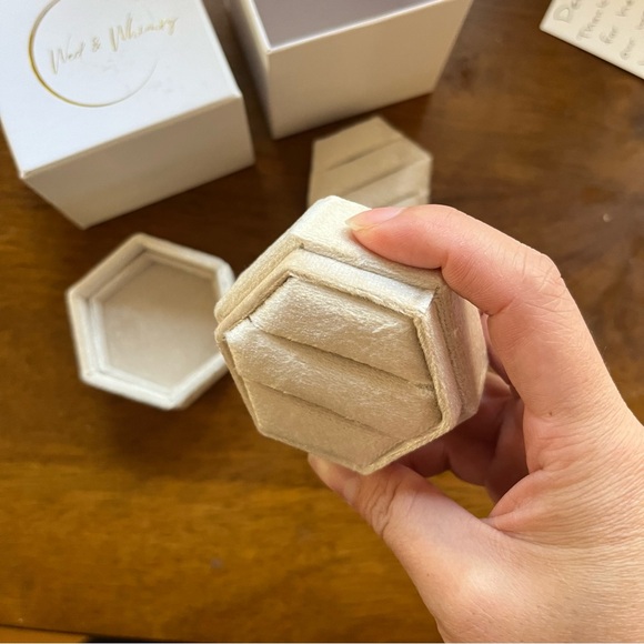 NIB! Velvet Ring Box Wedding Day | 2-in-1 Elegant Champagne Engagement Ring Box - Picture 6 of 14